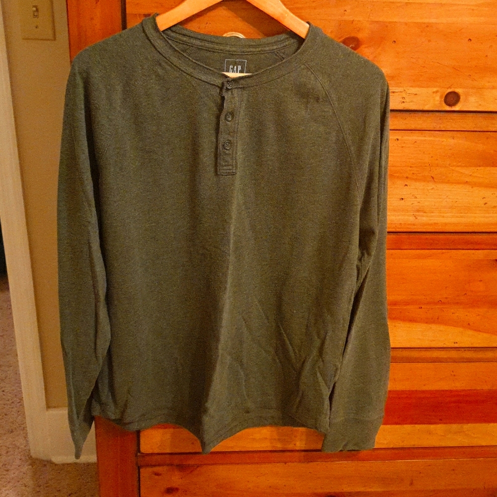Gap XL long sleeve hunter green